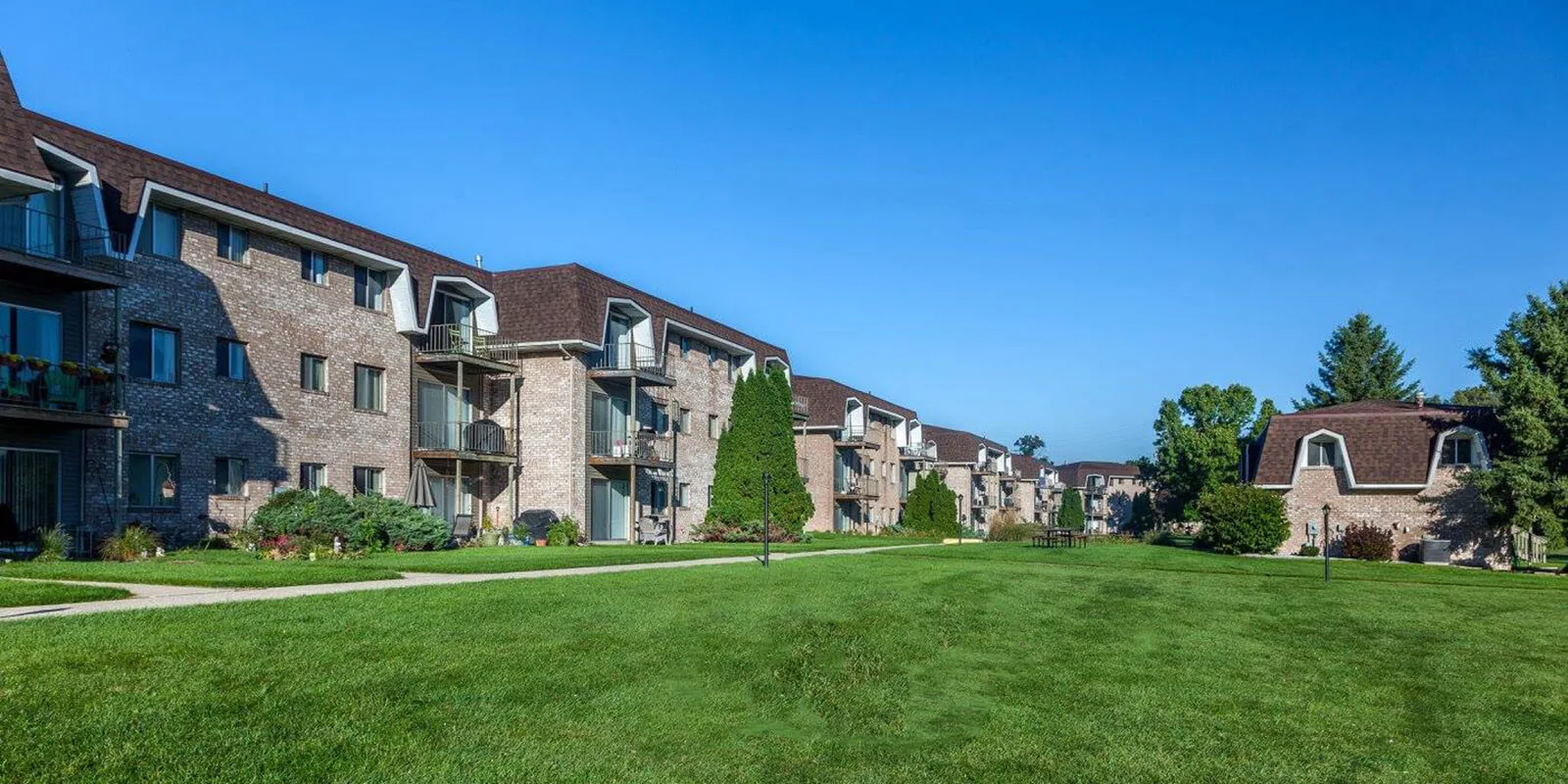 Lamberton Lake Apartments
