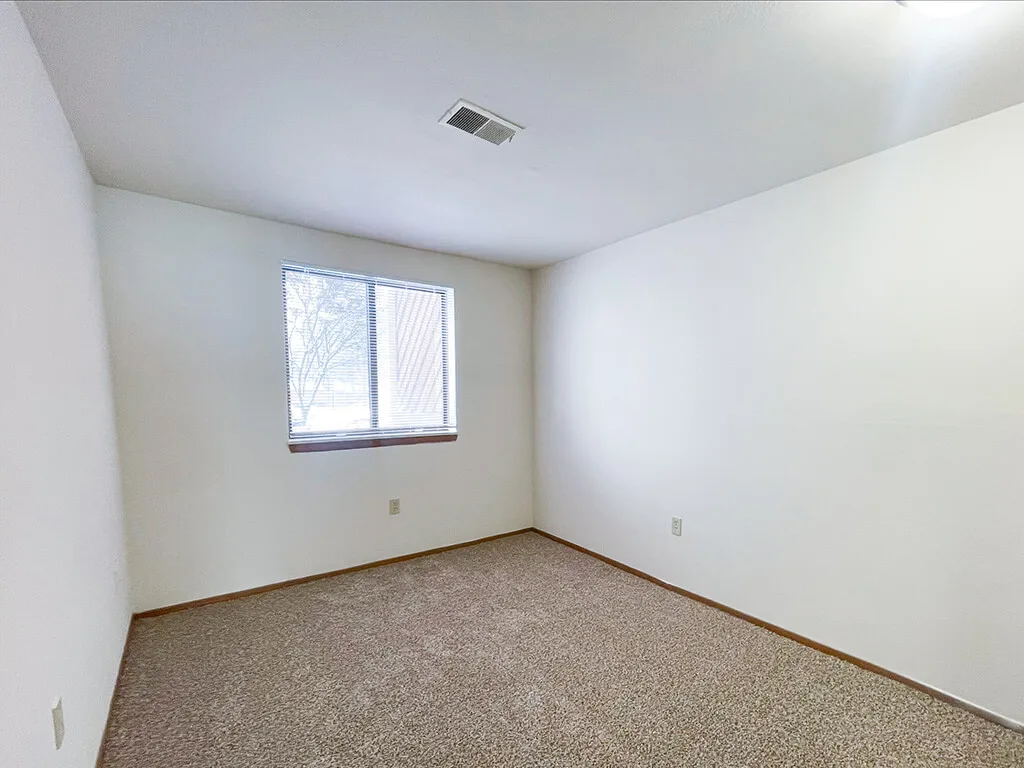 Old Farm Shores Apartments - Old Farm Shores photo 12
