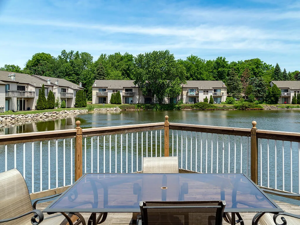 Old Farm Shores Apartments - Old Farm Shores photo 4