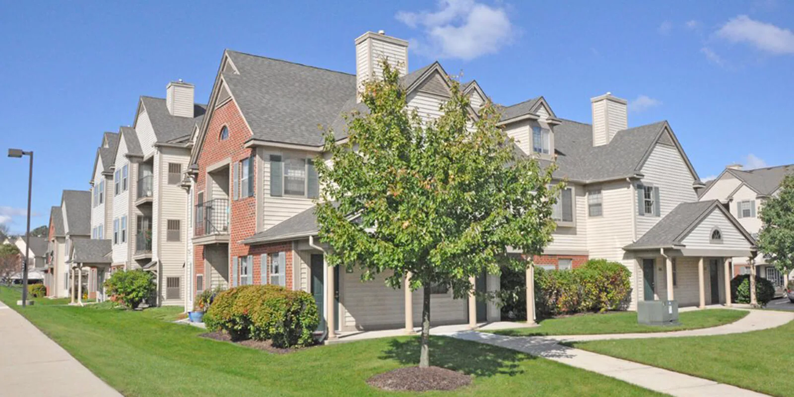River Oaks Apartments