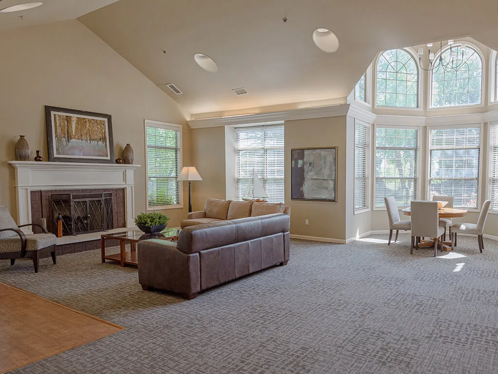 River Oaks Apartments - River Oaks photo 3