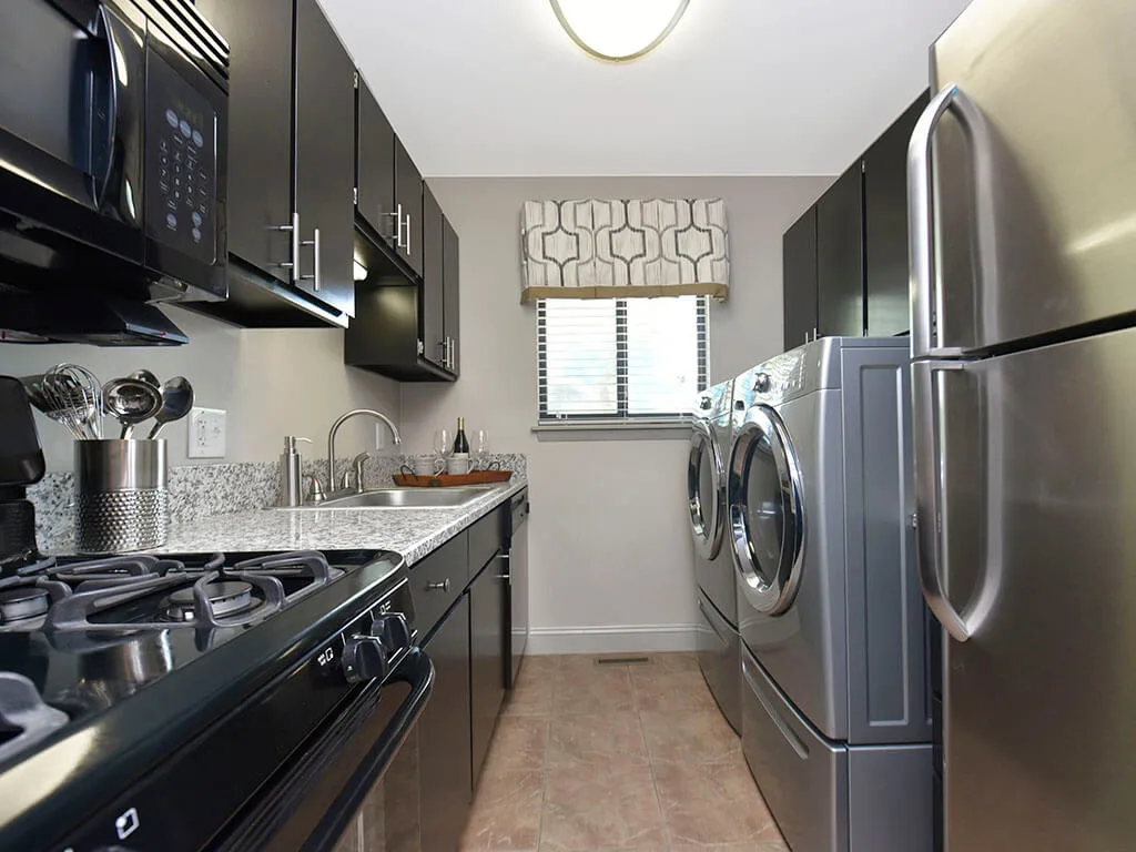 Springbrook Flats Apartments - Springbrook Flats photo 6